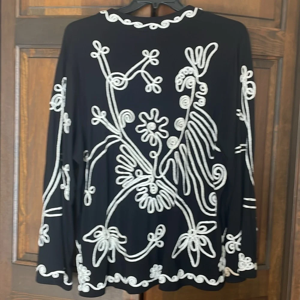 Carole Little. Plus Size 2X. Black Top with White Shiny Embroidered Designs - Picture 4 of 16